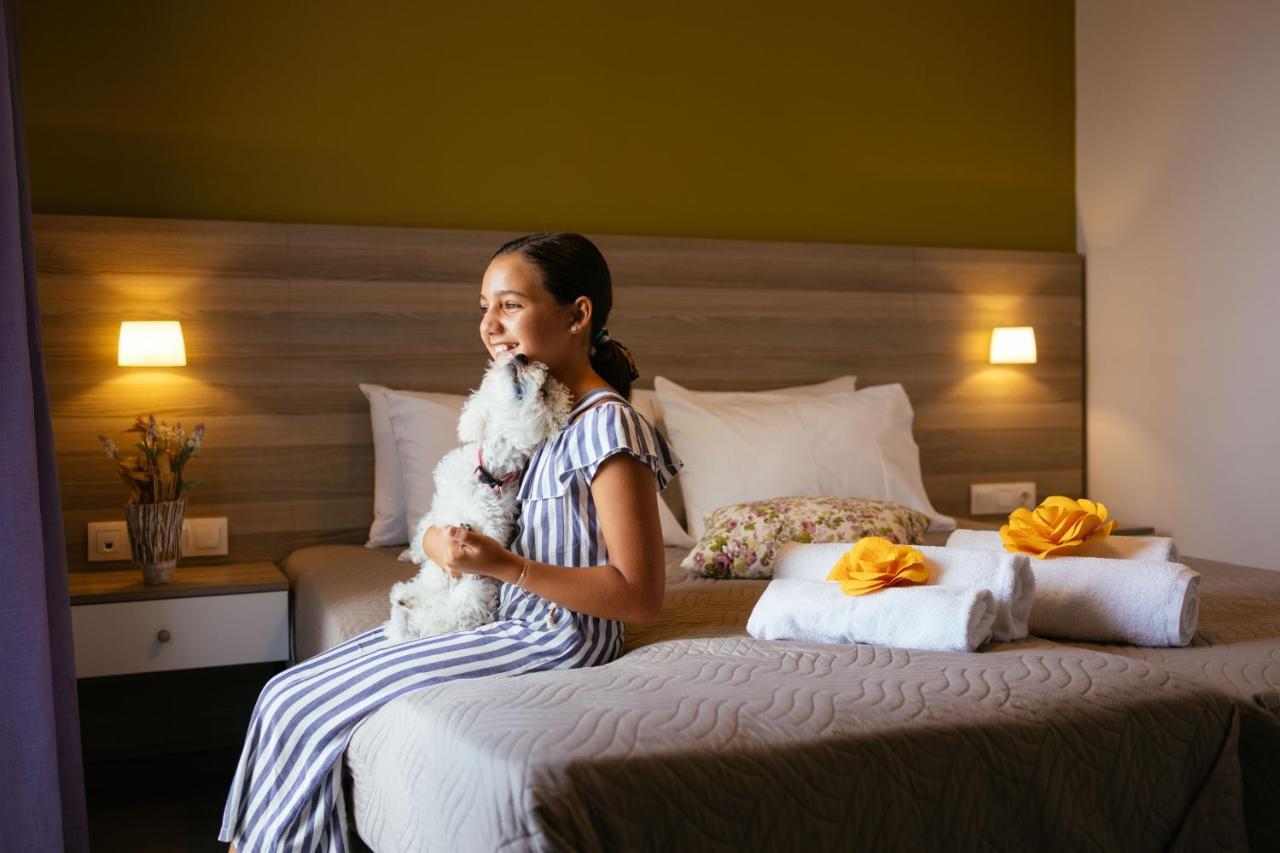 Sea View Luxury Apartments Плакиас Экстерьер фото