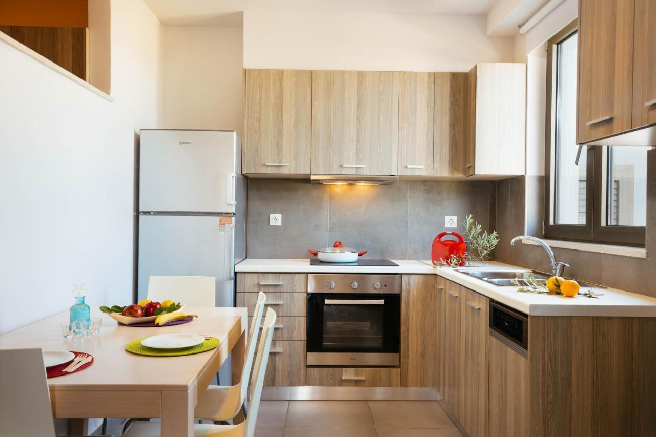 Sea View Luxury Apartments Плакиас Экстерьер фото