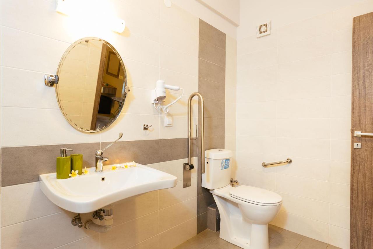 Sea View Luxury Apartments Плакиас Экстерьер фото