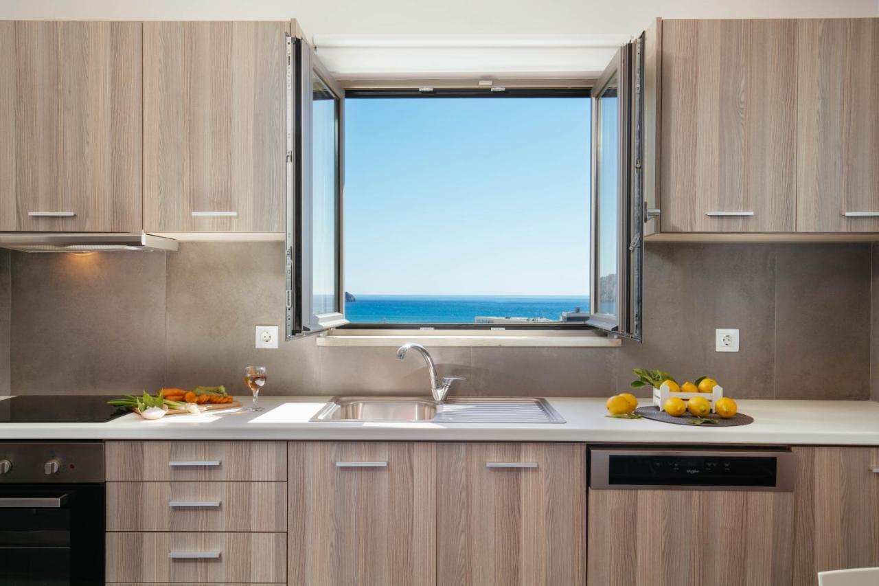 Sea View Luxury Apartments Плакиас Экстерьер фото