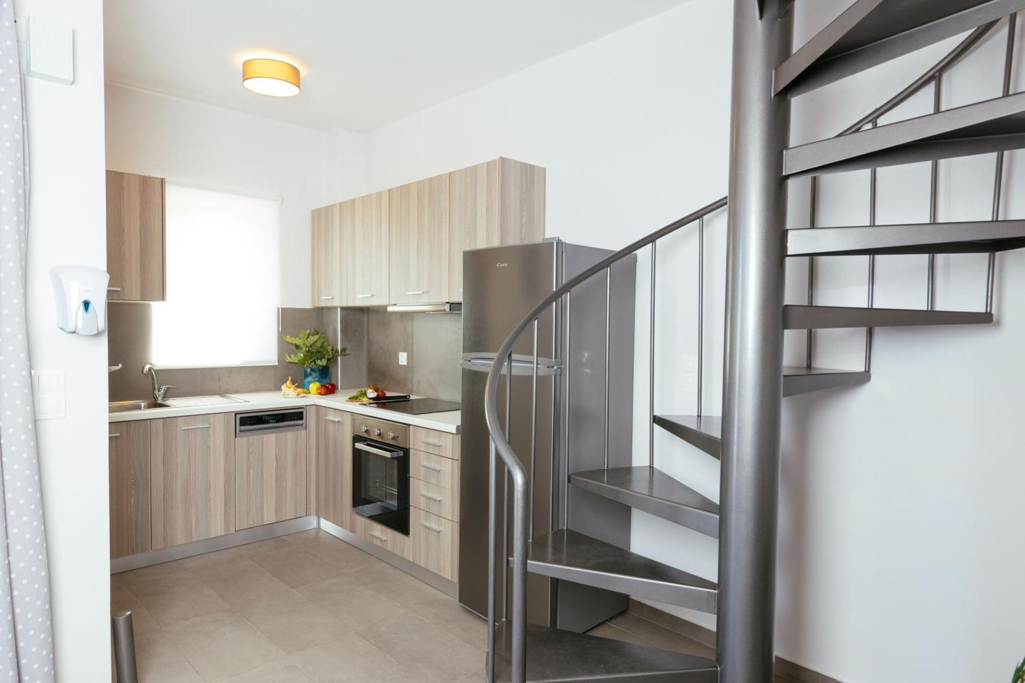 Sea View Luxury Apartments Плакиас Экстерьер фото